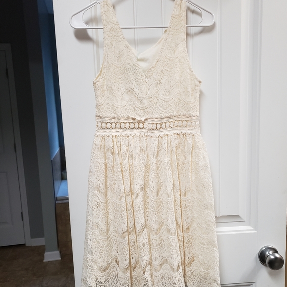 She + Sky lace dress - Picture 3 of 6